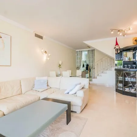 Aloha Gardens Townhouse Apartment *