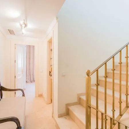 Aloha Gardens Townhouse Апартаменты *