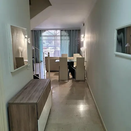 Aloha Gardens Townhouse דירה *